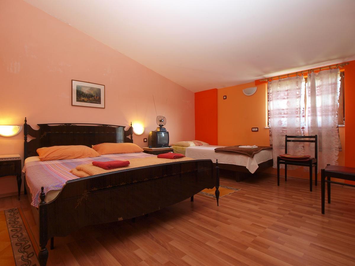Apartments Slavica 382 Pula Luaran gambar